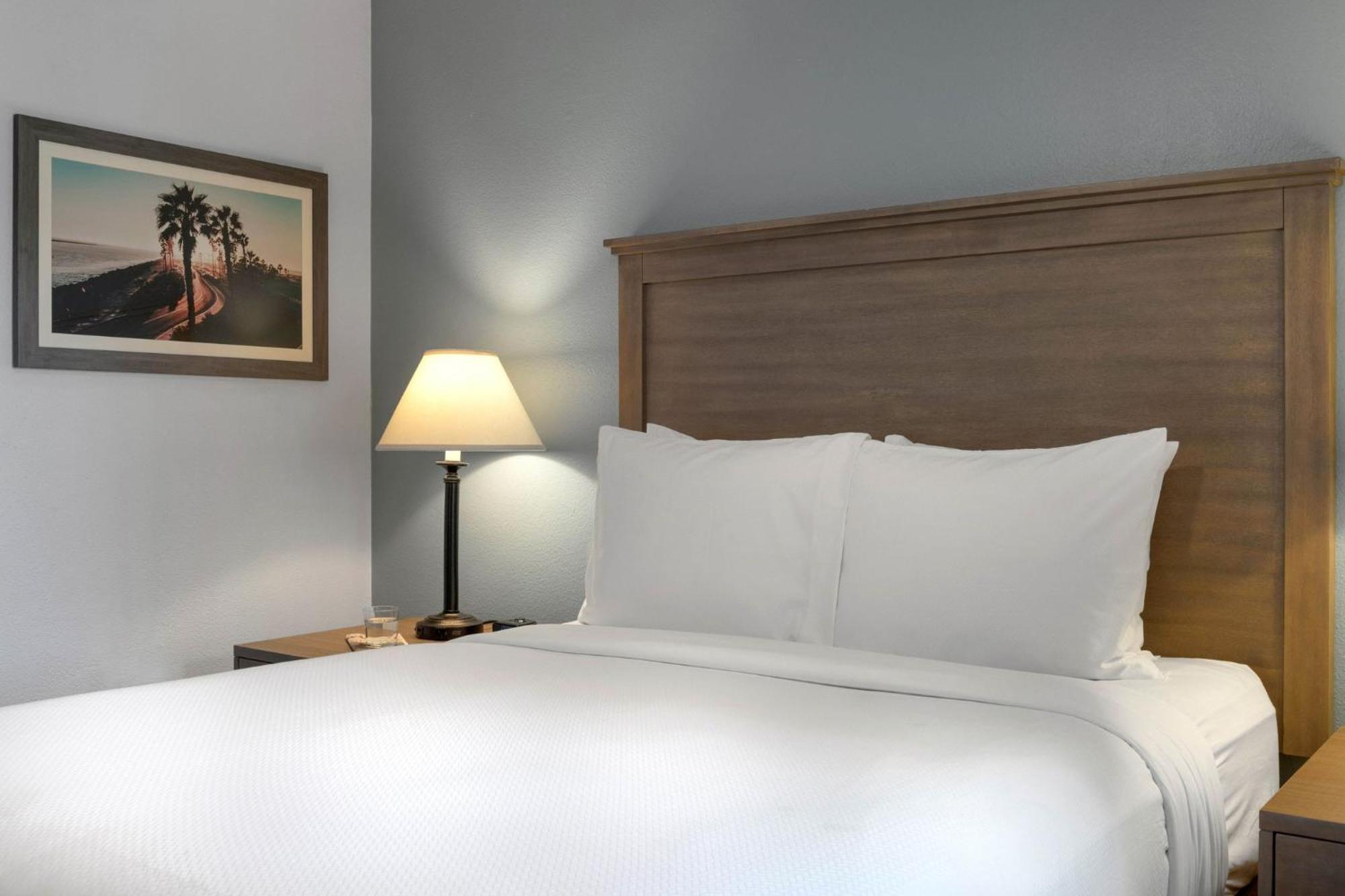 Hotel Club Wyndham Dolphin'S Cove Anaheim Esterno foto